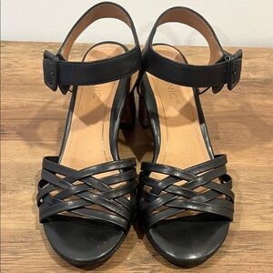 Vionic Elegant Black Strappy Heels